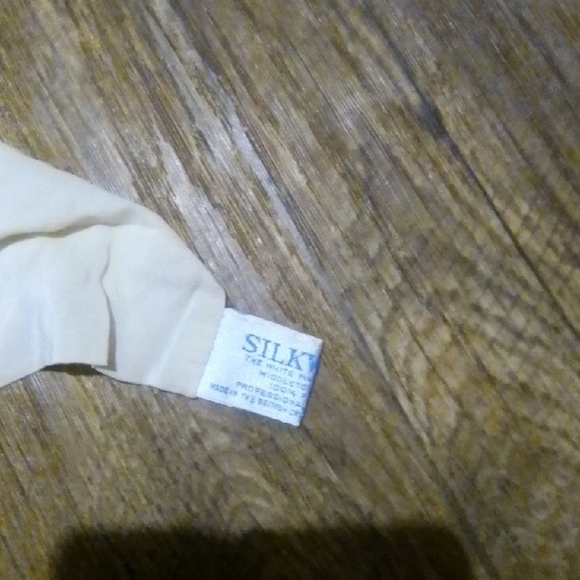 Silk Works Ivory Oblong Elegant Cream Women's Scarf 100% Silk - Picture 4 of 6